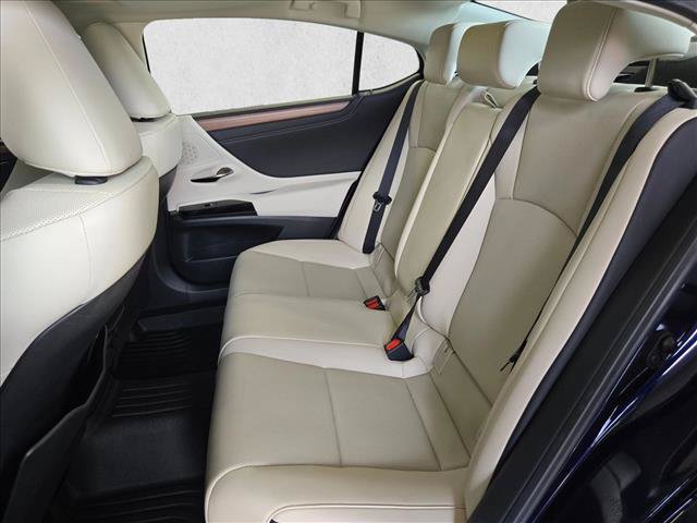 Used 2025 Lexus ES 350 w/ Premium Package FWD image 18