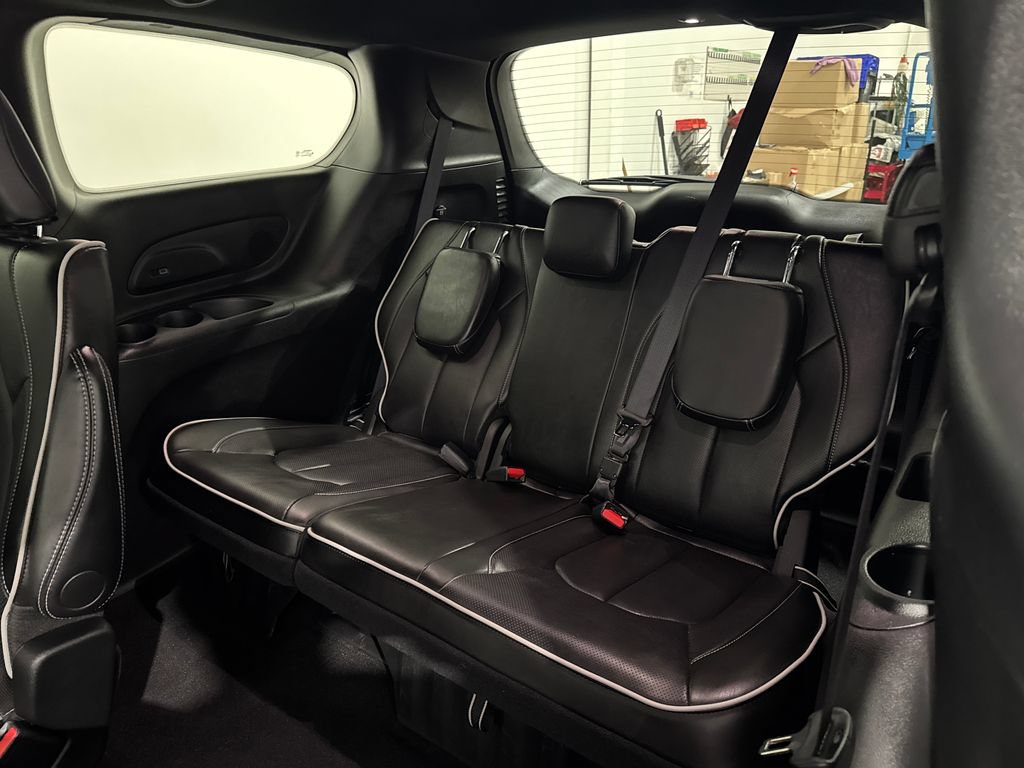 Used 2026 Chrysler Pacifica Limited FWD image 20