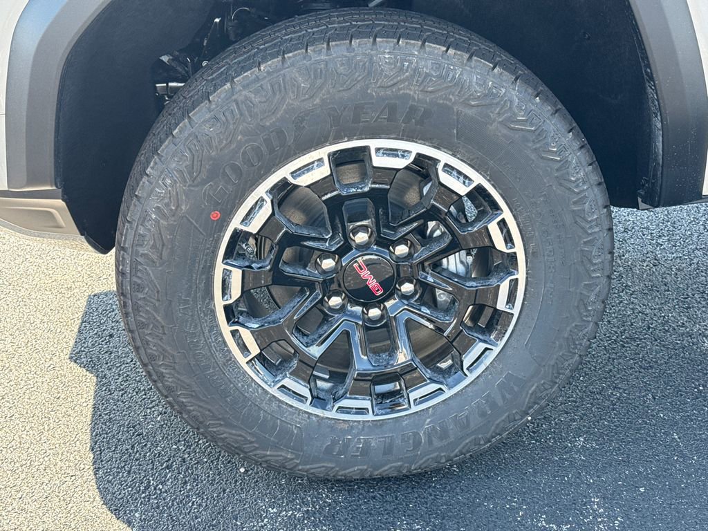 New 2026 GMC Canyon AT4 w/ AT4 Premium Package image 12