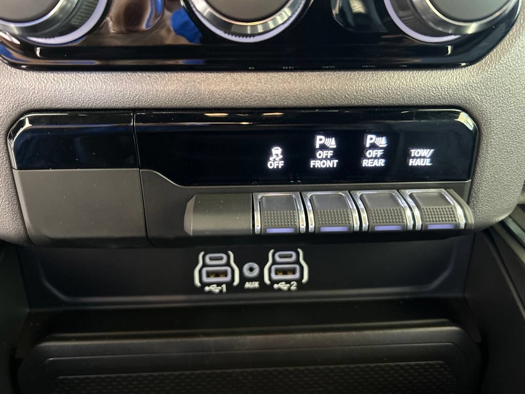 Used 2025 RAM 1500 Big Horn AWD/4WD image 47