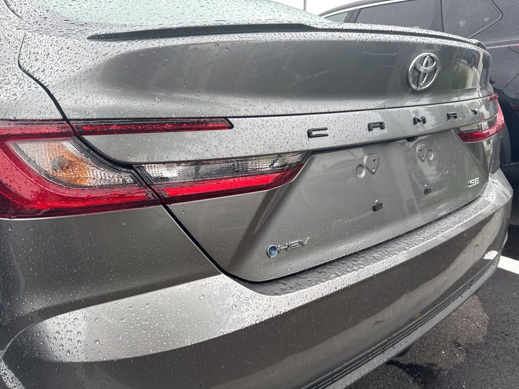 Used 2025 Toyota Camry SE image 6