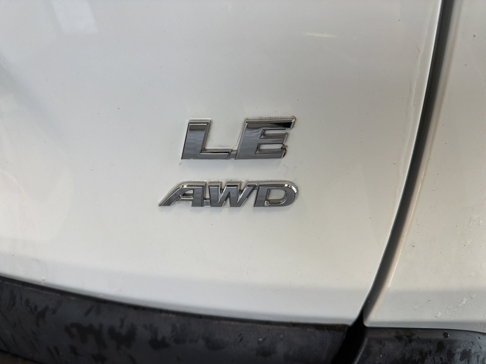 Used 2019 Toyota RAV4 LE w/ All Weather Liner Package AWD/4WD image 7