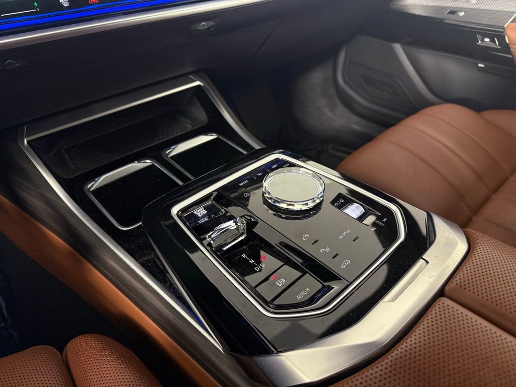 Used 2024 BMW 760i xDrive w/ Executive Package image 17