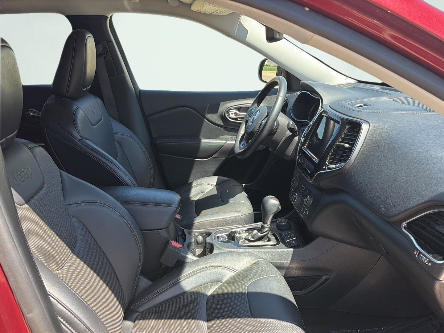 Used 2020 Jeep Cherokee Limited AWD/4WD image 15