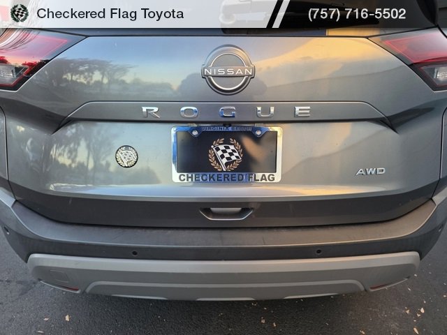Used 2023 Nissan Rogue S image 17