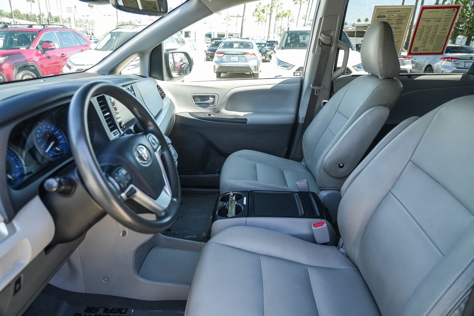 Certified 2020 Toyota Sienna LE w/ Carpet Mat Package FWD image 17