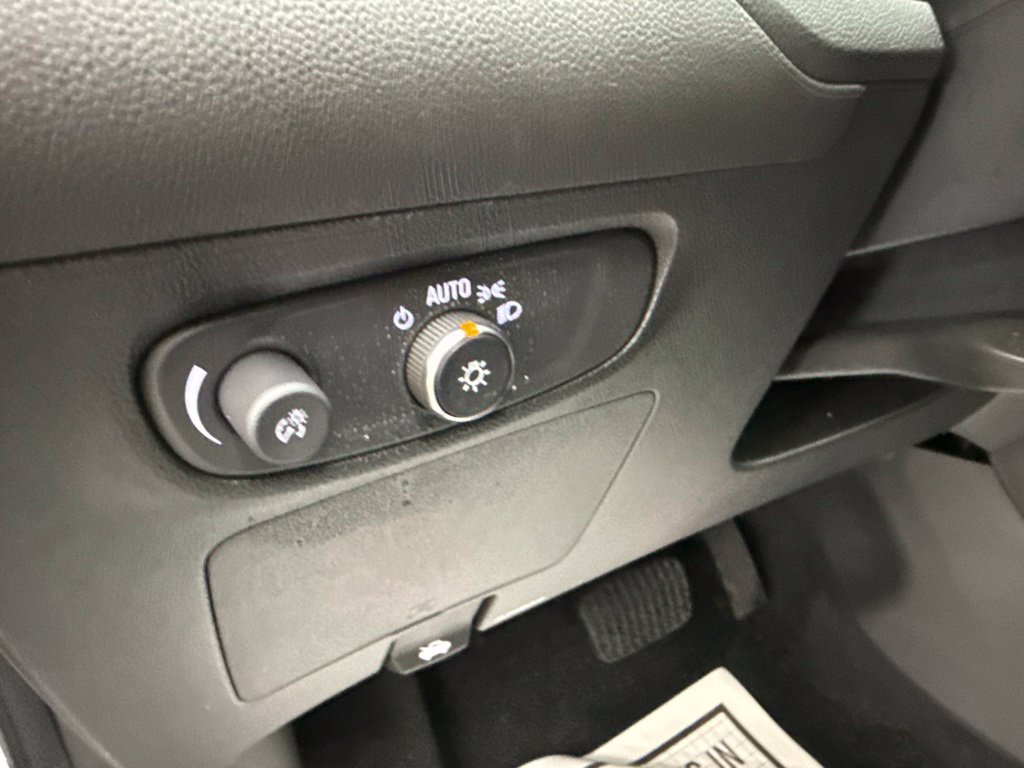 Used 2025 Buick Encore GX Preferred AWD/4WD image 20