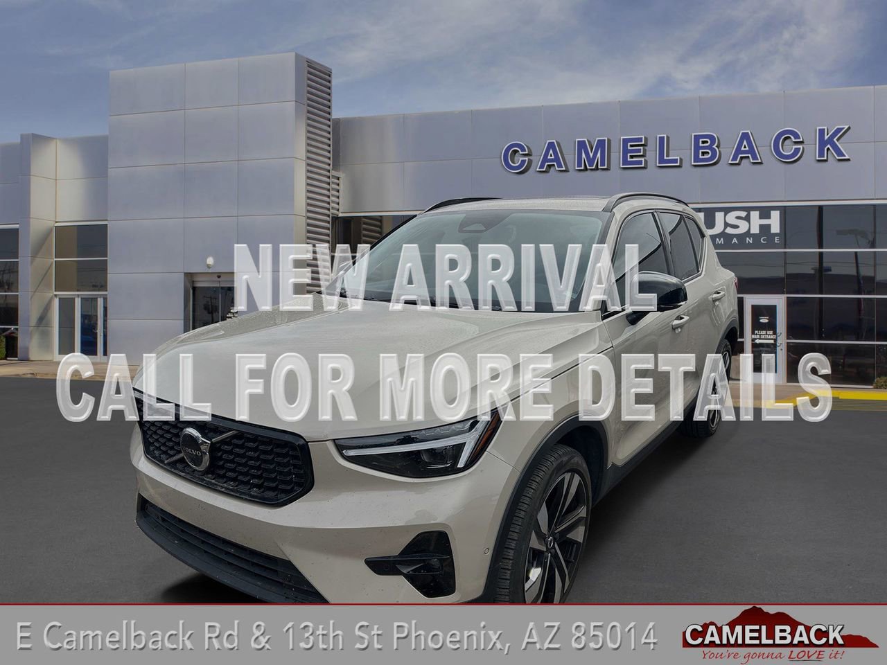 Used 2025 Volvo XC40 B5 Plus w/ Climate Package image 1