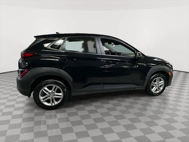 Used 2023 Hyundai Kona SE w/ Cargo Package AWD/4WD image 2