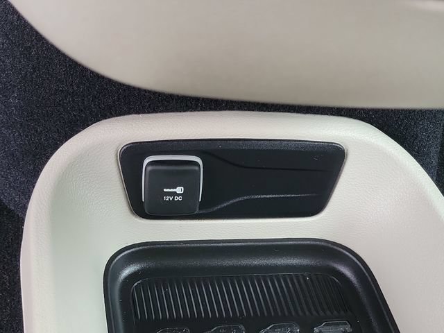 Used 2023 Chrysler Pacifica Touring-L FWD image 21
