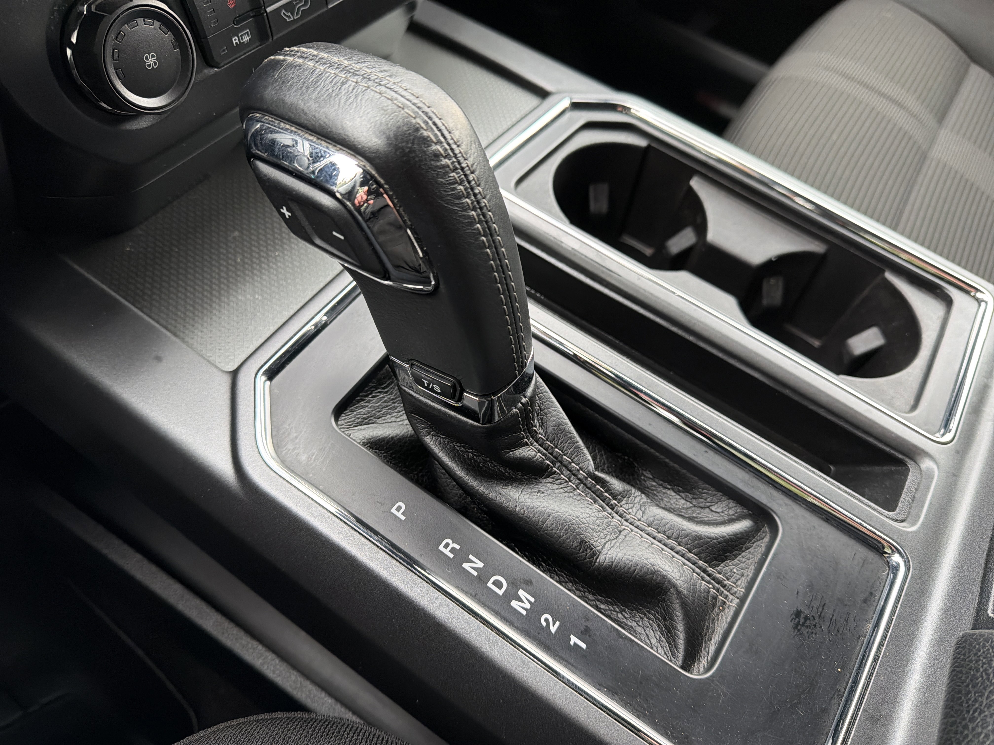 Used 2017 Ford F150 XLT w/ Equipment Group 302A Luxury image 25