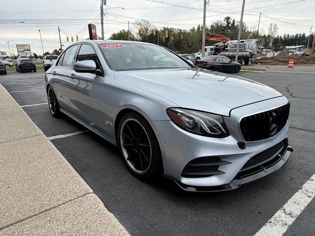 Used 2017 Mercedes-Benz E 300 4MATIC image 4
