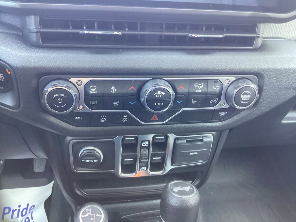 Used 2025 Jeep Wrangler Sport S AWD/4WD image 33