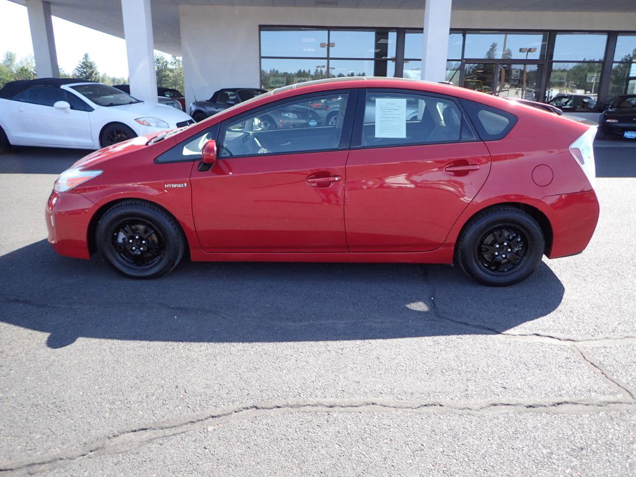 Used 2013 Toyota Prius Four w/ Deluxe Solar Roof Pkg FWD image 2