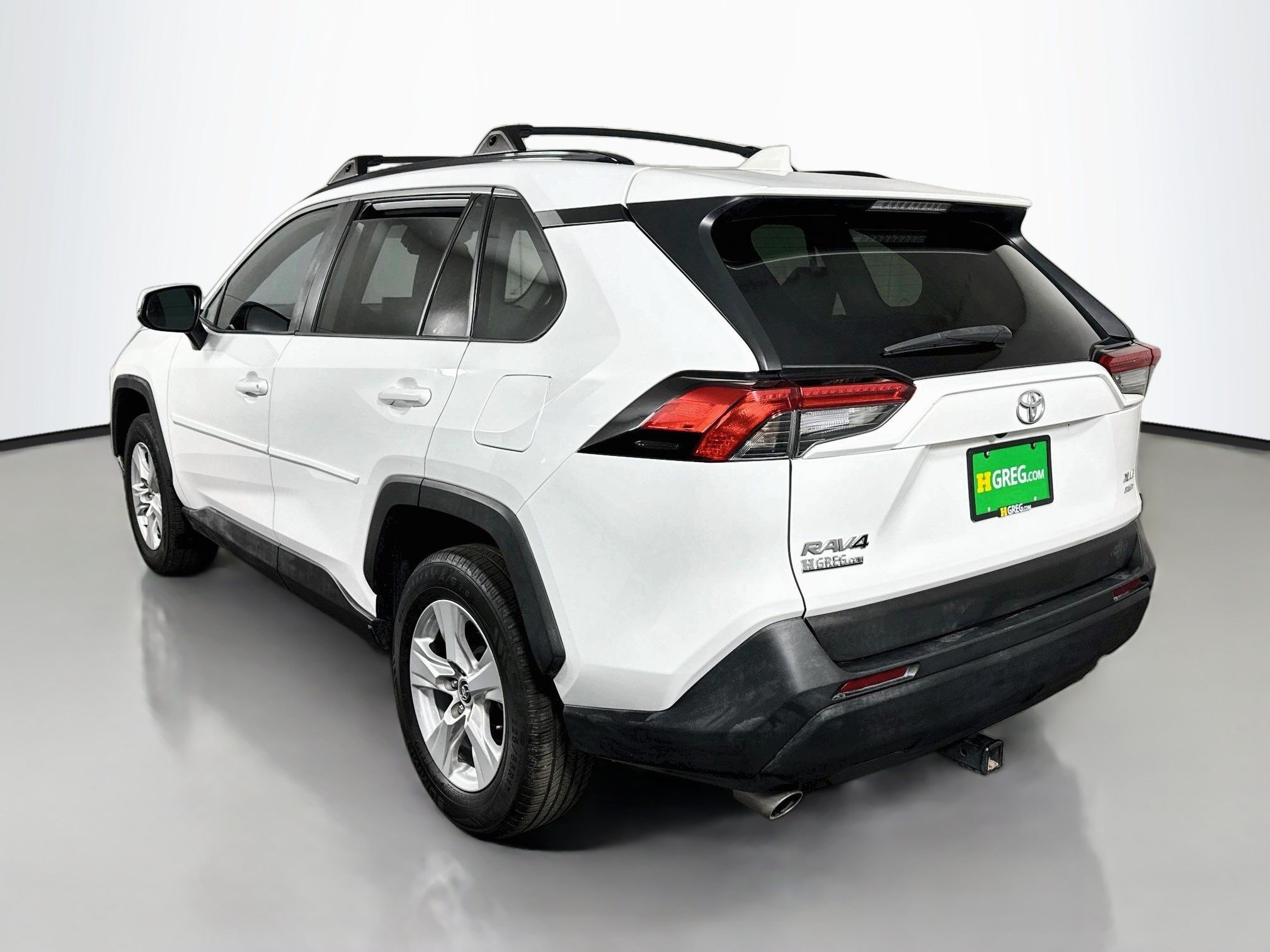 Used 2020 Toyota RAV4 XLE w/ Carpet Mat Package AWD/4WD image 7