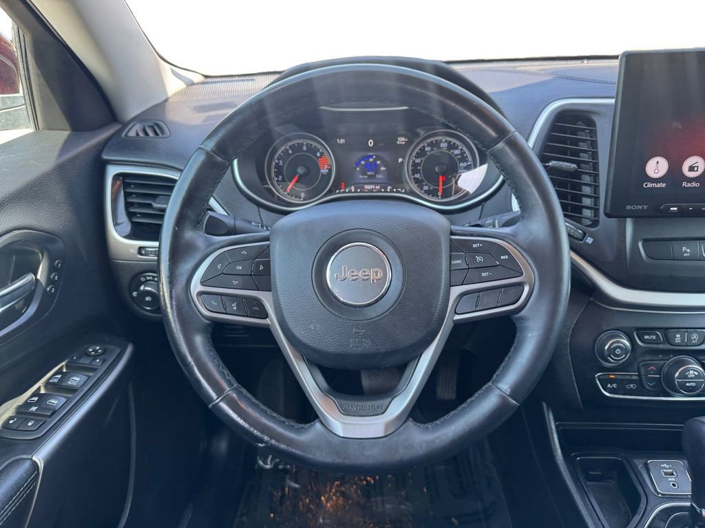Used 2019 Jeep Cherokee Limited image 12