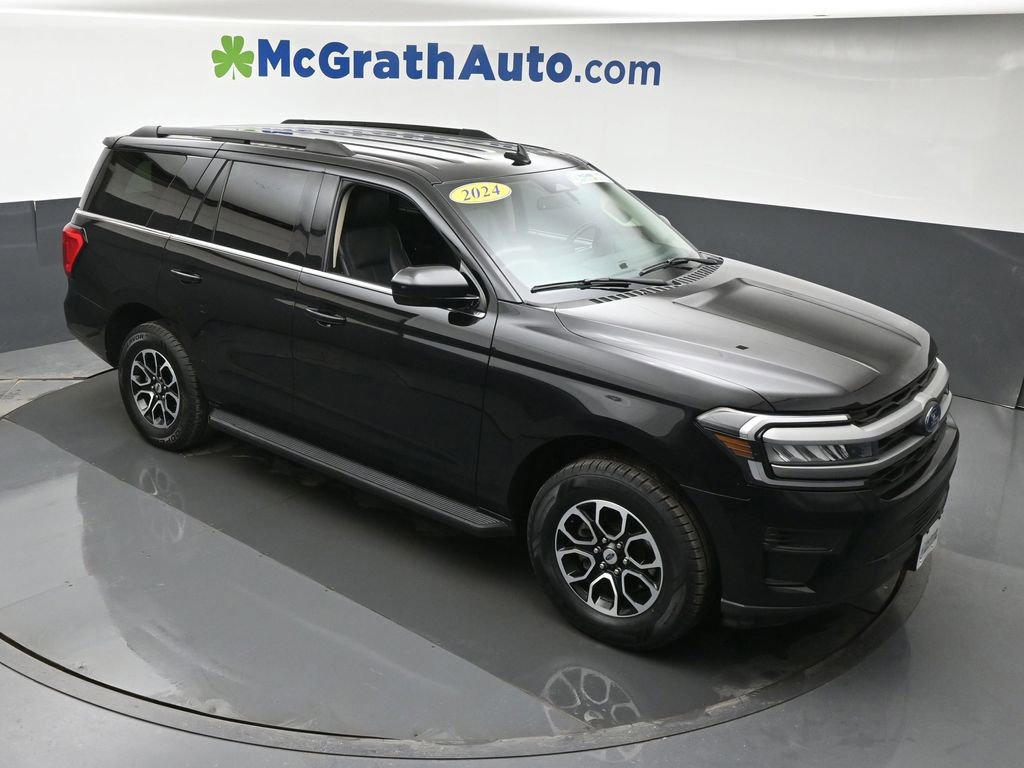 Used 2024 Ford Expedition XLT image 3