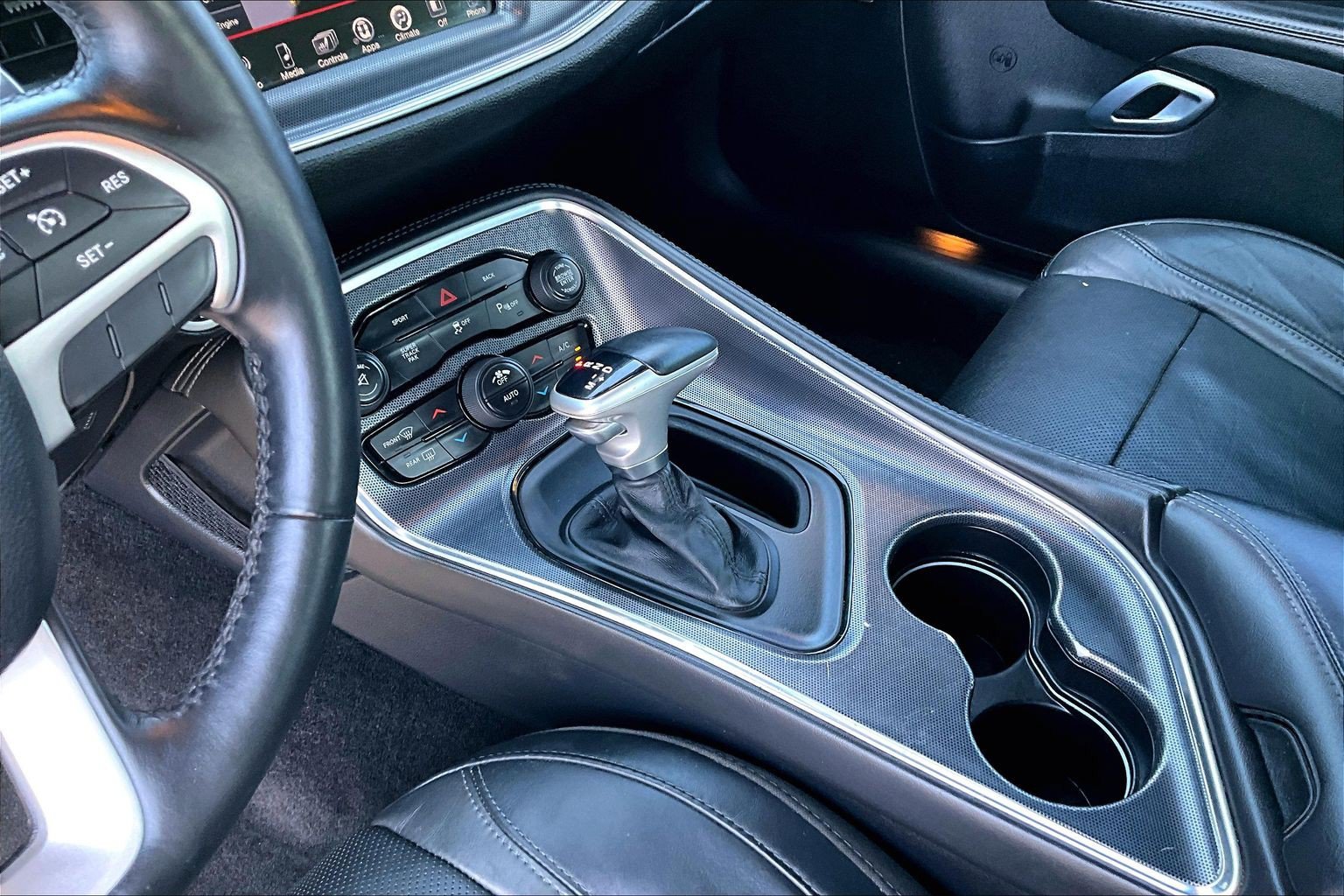 Used 2015 Dodge Challenger R/T Plus RWD image 13