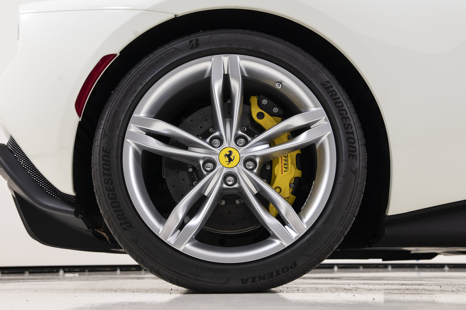 Certified 2025 Ferrari 296 GTB RWD image 9