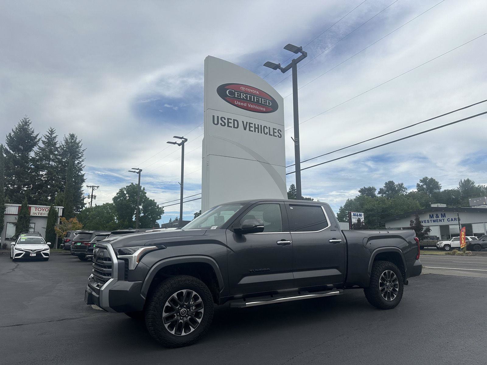 Used 2023 Toyota Tundra Limited AWD/4WD image 1
