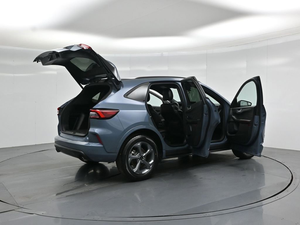 Certified 2023 Ford Escape ST-Line w/ Tech Pack #1 image 6