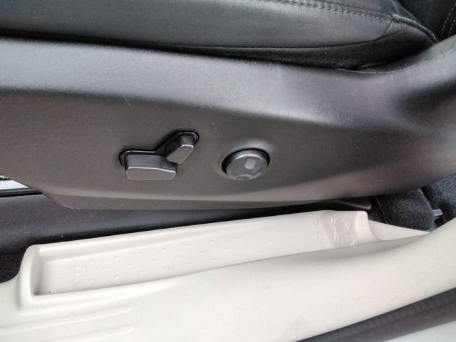 Used 2024 Chrysler Pacifica Touring-L image 28