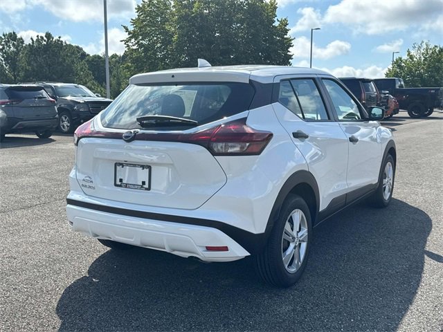 New 2025 Nissan Kicks Play S image 4