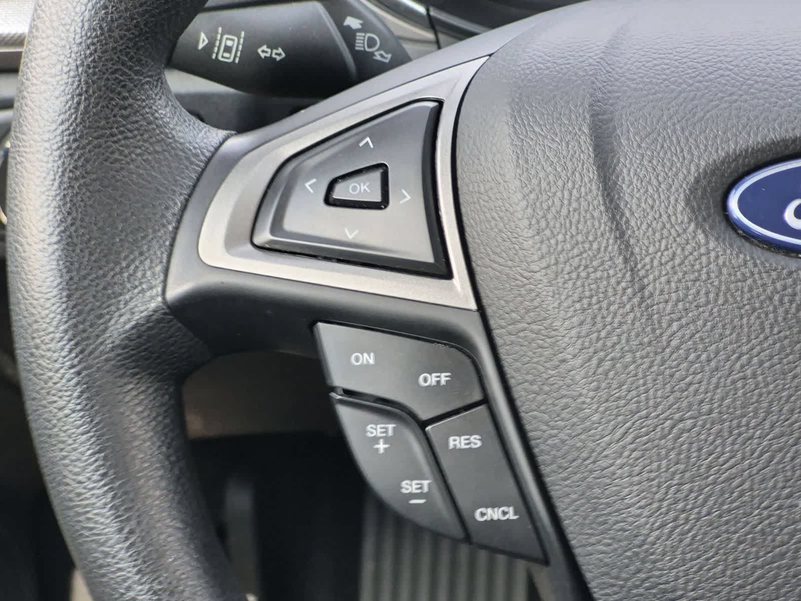 Used 2020 Ford Fusion SE FWD image 23