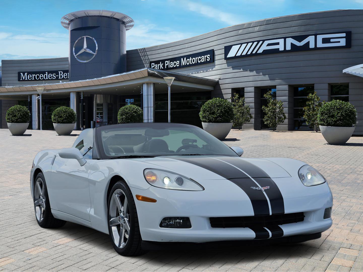 Used 2010 Chevrolet Corvette Convertible w/ Preferred Equipment Group image 2
