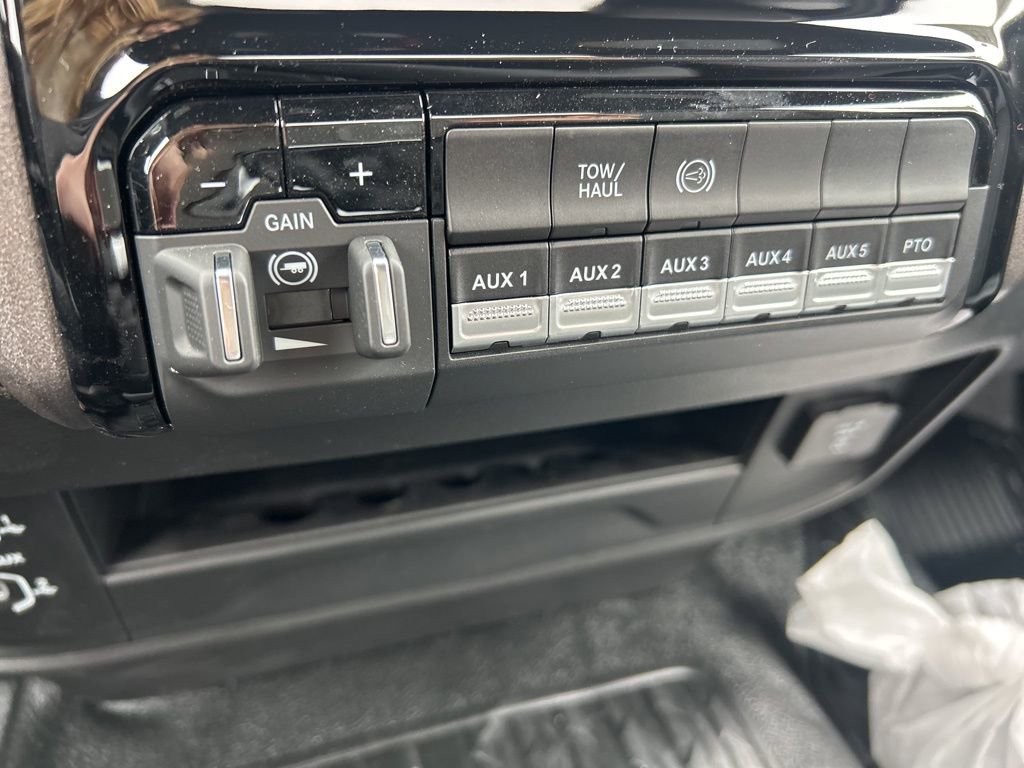 New 2026 RAM 5500 Tradesman AWD/4WD image 9