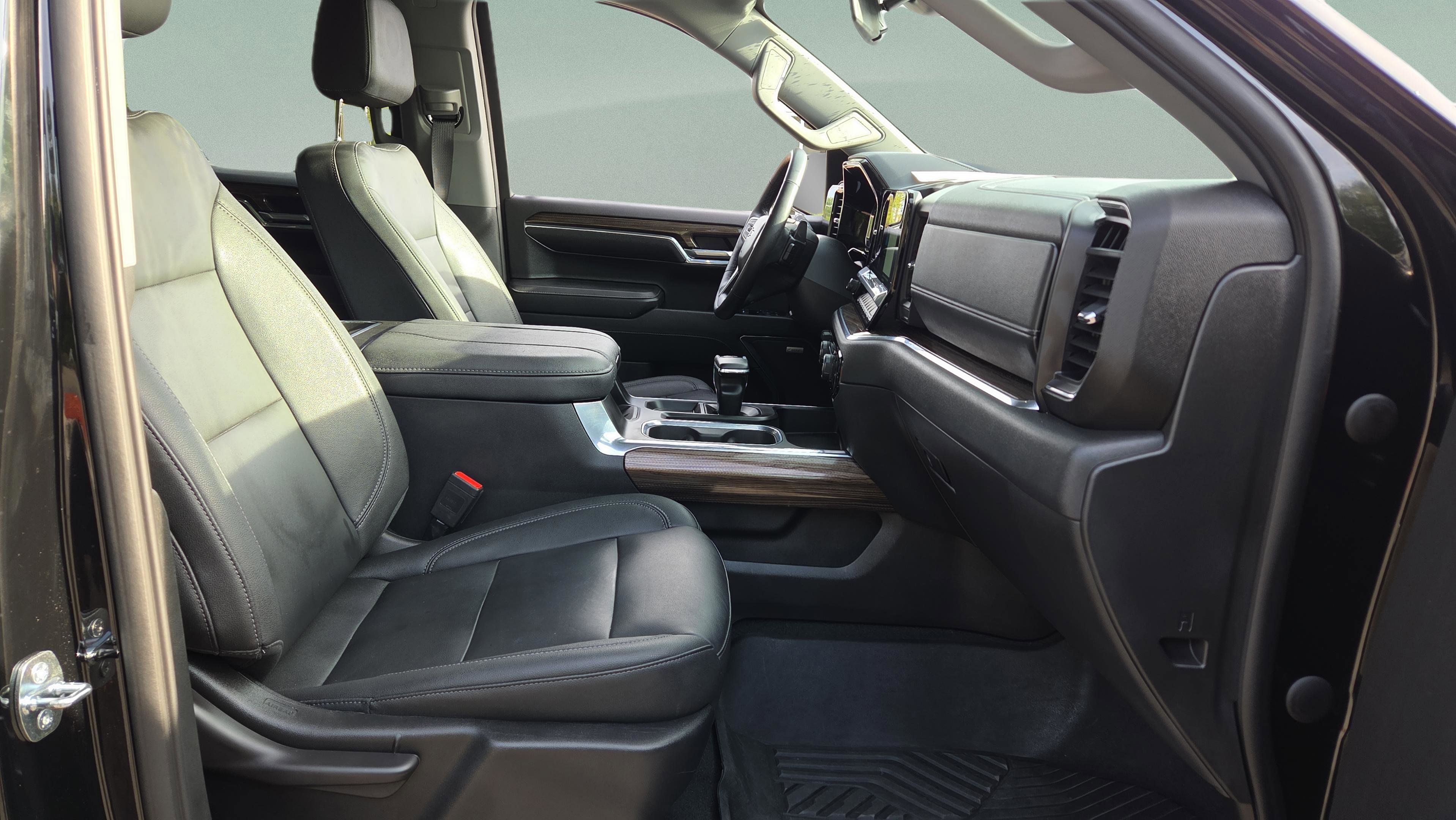 Certified 2023 Chevrolet Silverado 1500 LT Trail Boss w/ LT Trail Boss Premium Package AWD/4WD image 17