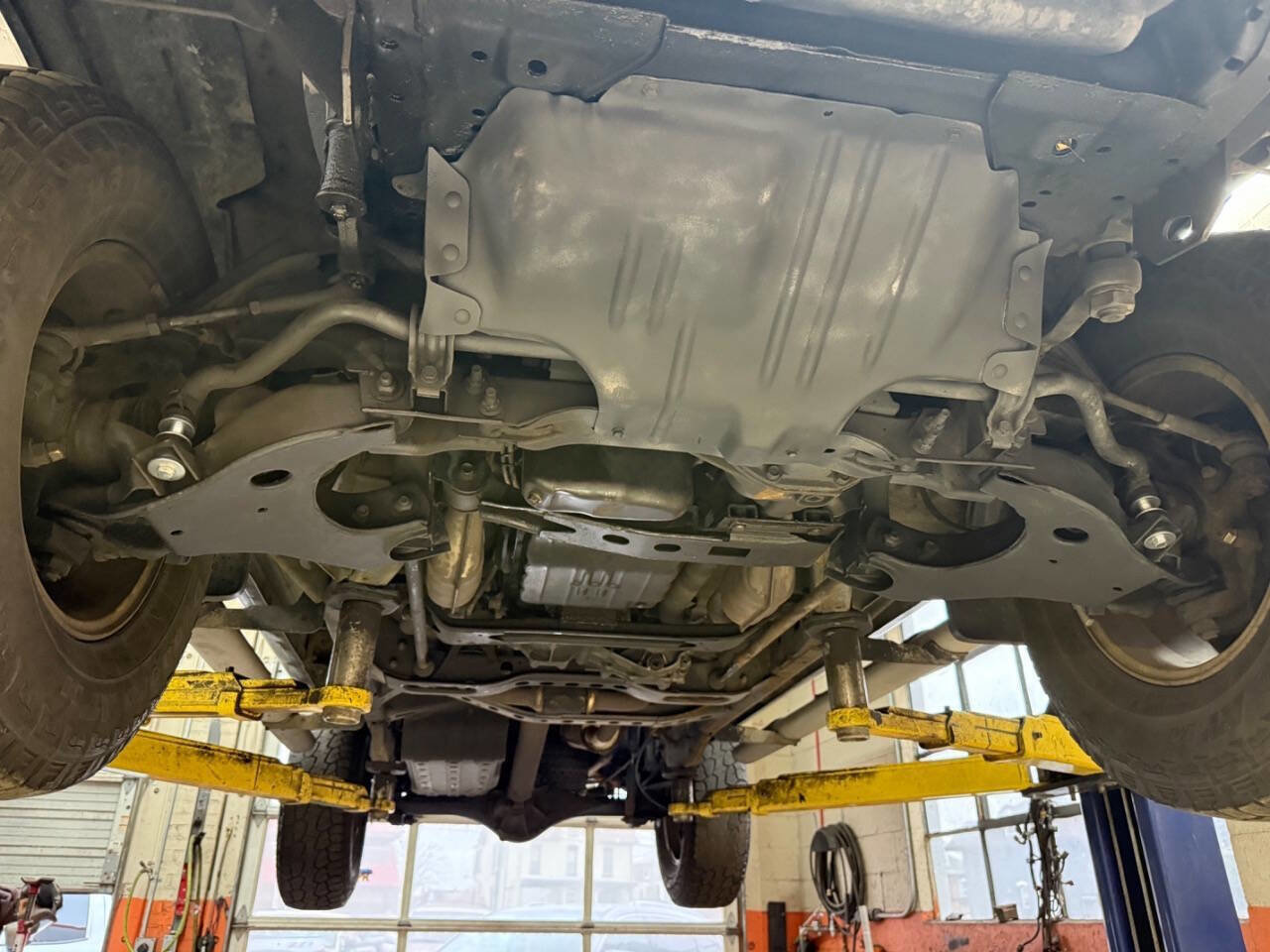 Used 2002 Nissan Frontier SE image 40