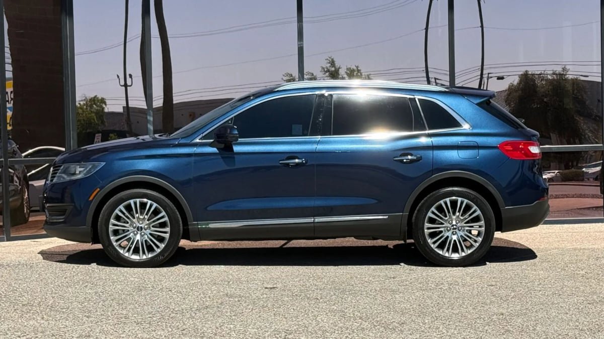 Used 2017 Lincoln MKX Reserve image 4