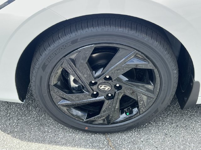 New 2026 Hyundai Elantra SEL Sport Premium FWD image 13