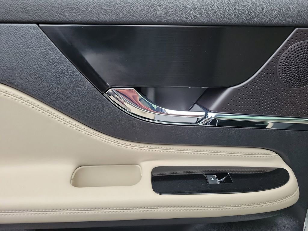 New 2026 Lincoln Corsair Grand Touring image 14