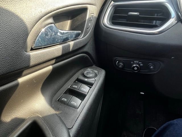 Used 2020 Chevrolet Equinox LT w/ Driver Convenience Package image 16