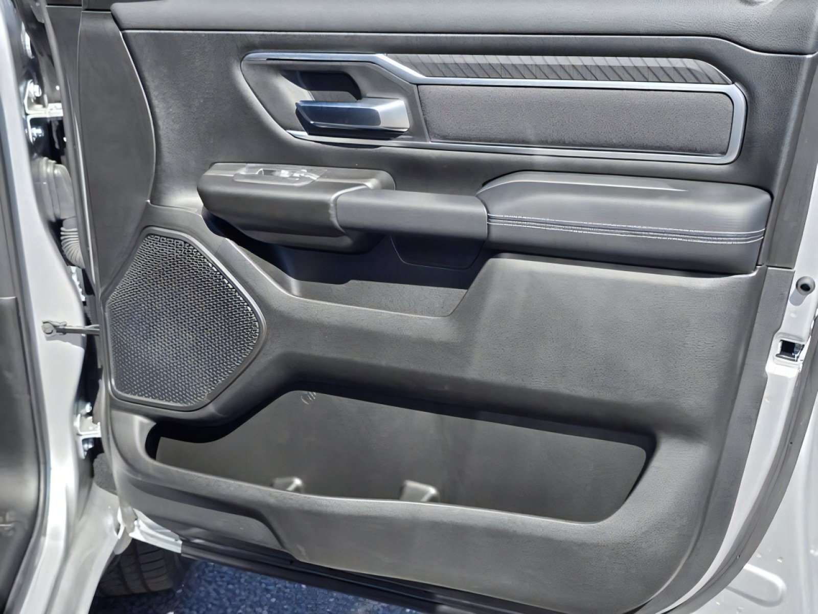 New 2026 RAM 1500 4x4 Crew Cab image 10