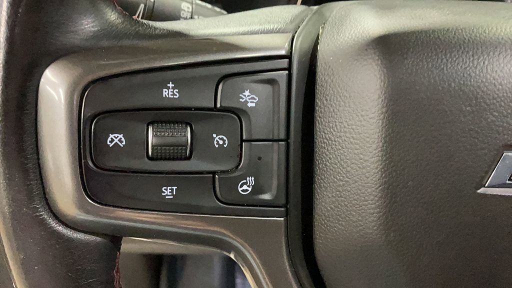 Used 2021 Chevrolet Suburban RST w/ Luxury Package image 16