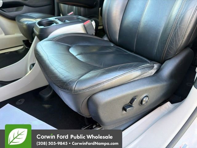 Used 2017 Chrysler Pacifica Touring-L FWD image 24