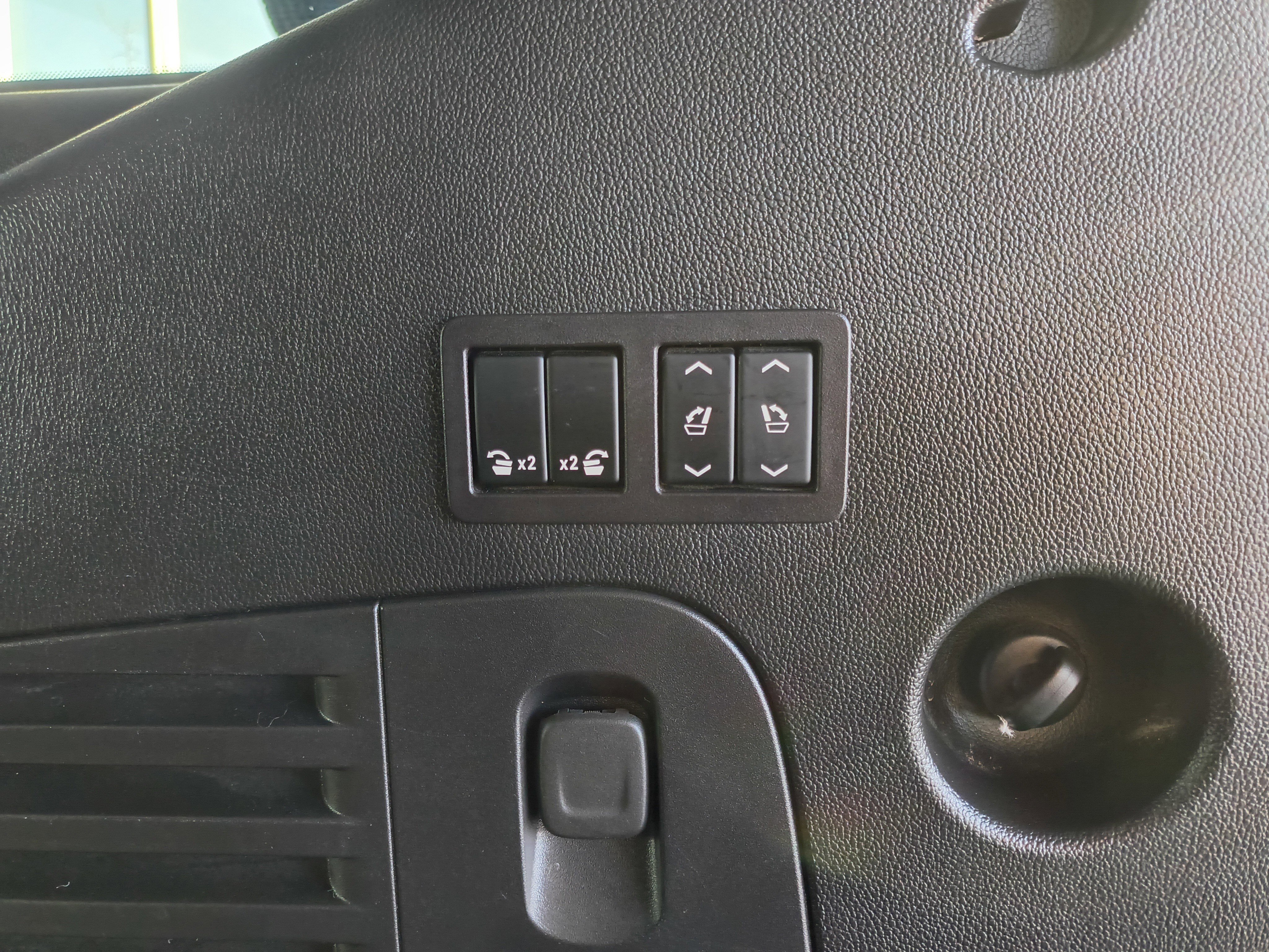 Used 2018 Chevrolet Tahoe Premier image 28