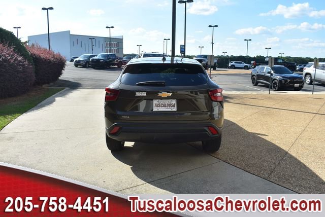 Used 2024 Chevrolet Trax LS w/ LS Convenience Package FWD image 8
