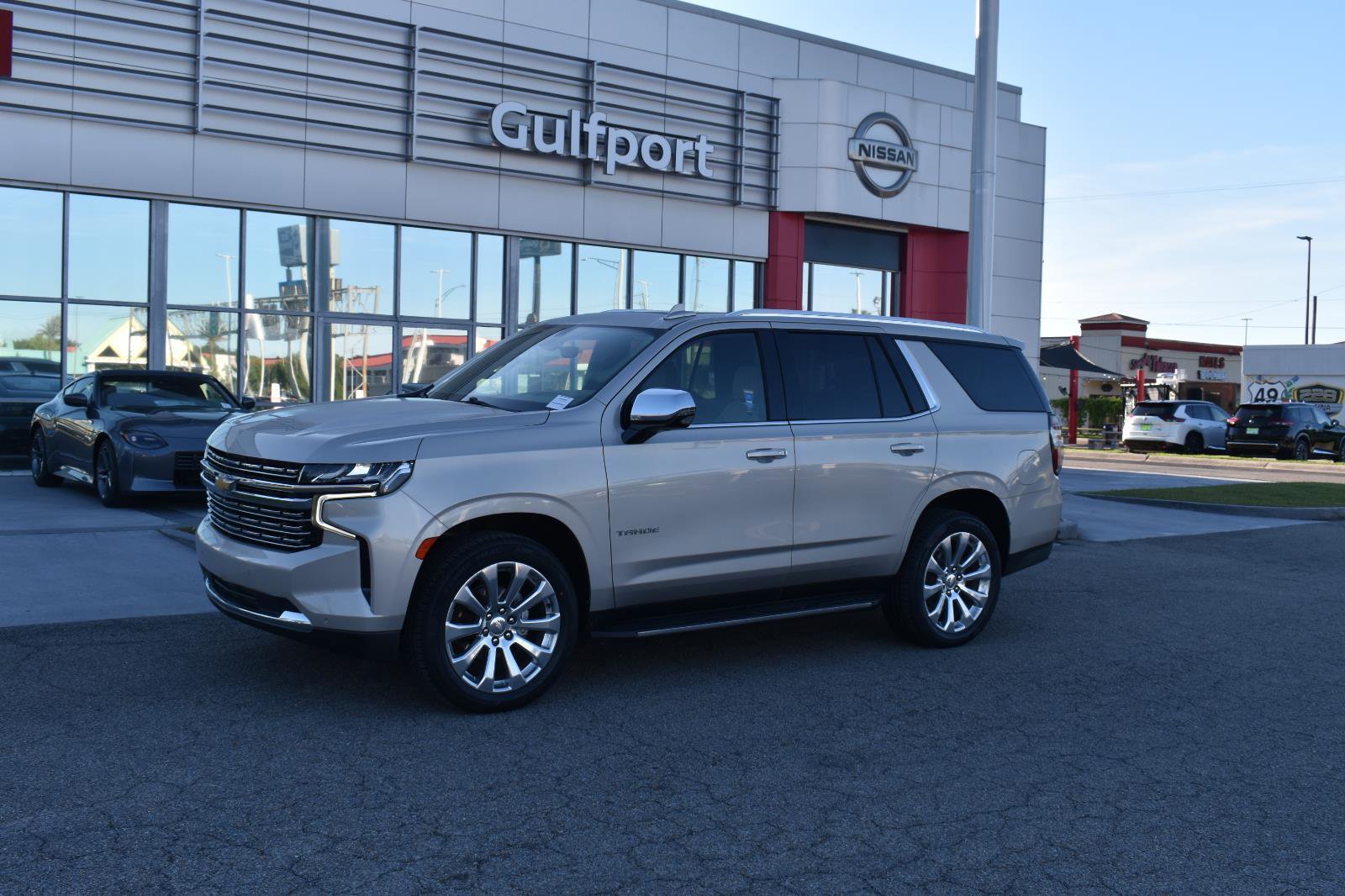 Used 2021 Chevrolet Tahoe Premier w/ Premium Package RWD image 2