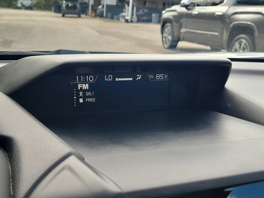 Used 2022 Subaru Forester Premium AWD/4WD image 32