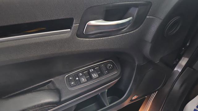 Used 2017 Chrysler 300 S AWD/4WD image 22