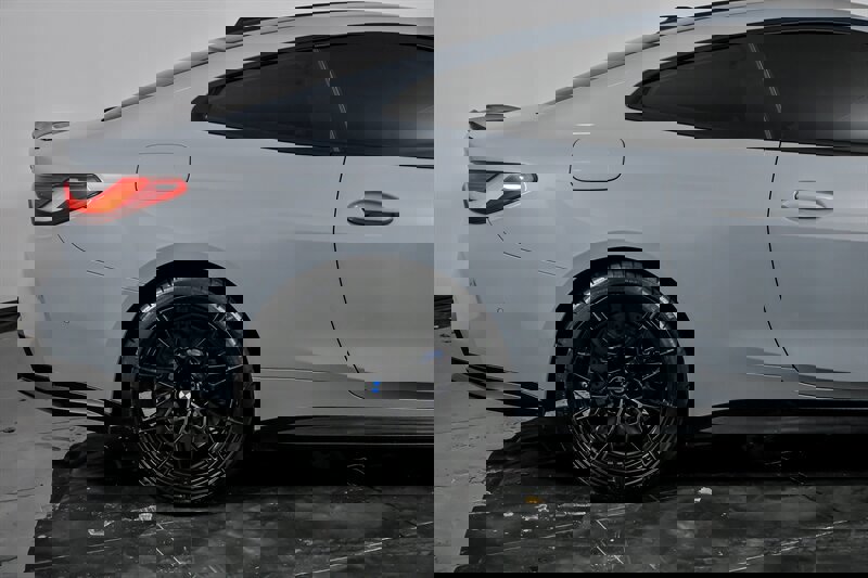 Used 2024 BMW M4 Competition w/ Executive Package image 11