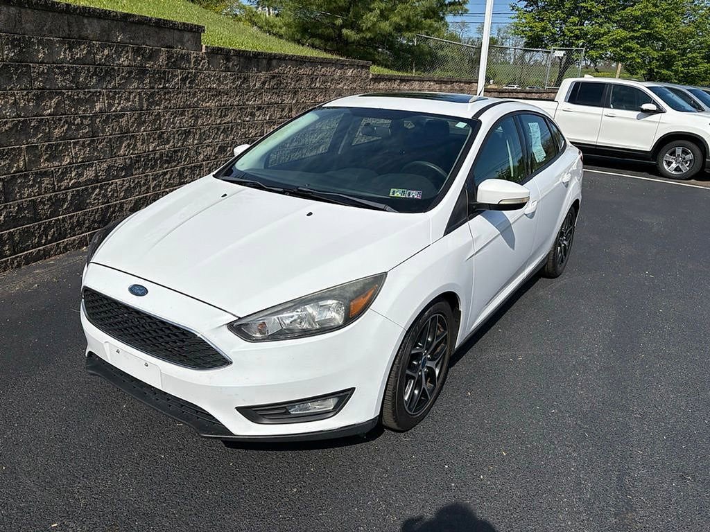 Used 2017 Ford Focus SEL FWD image 2