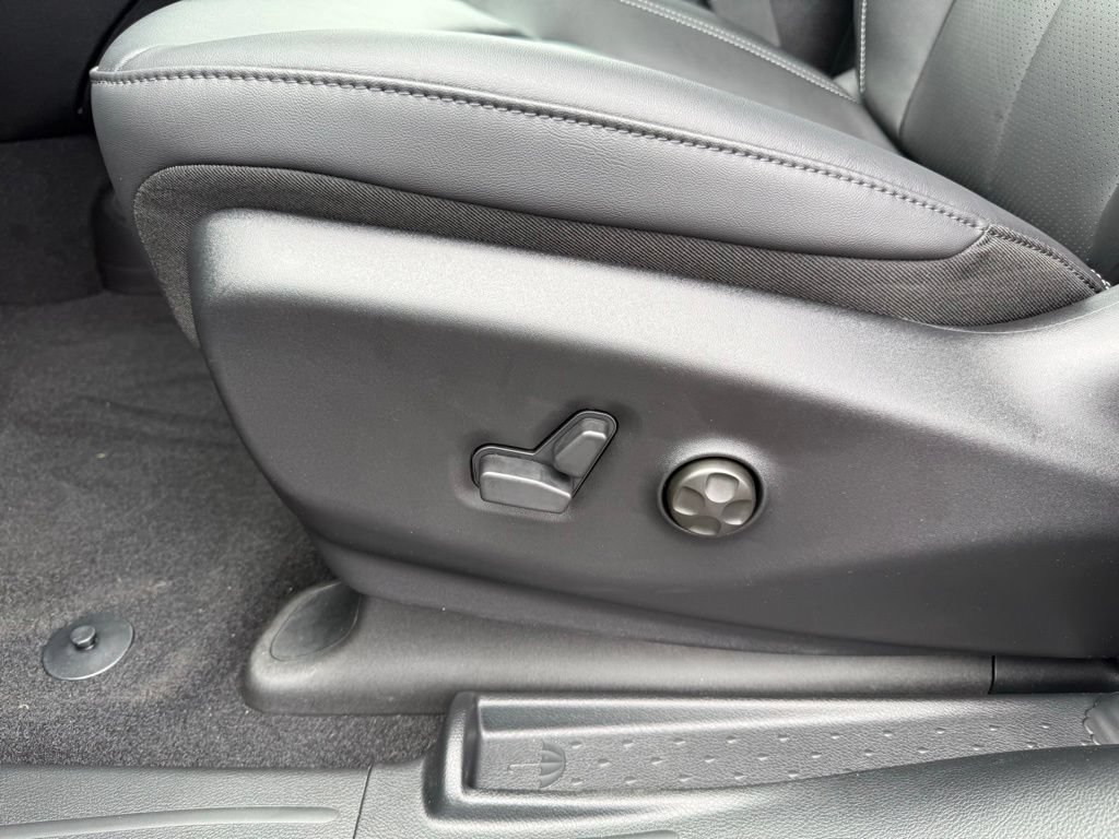 New 2027 Chrysler Pacifica Select FWD image 13