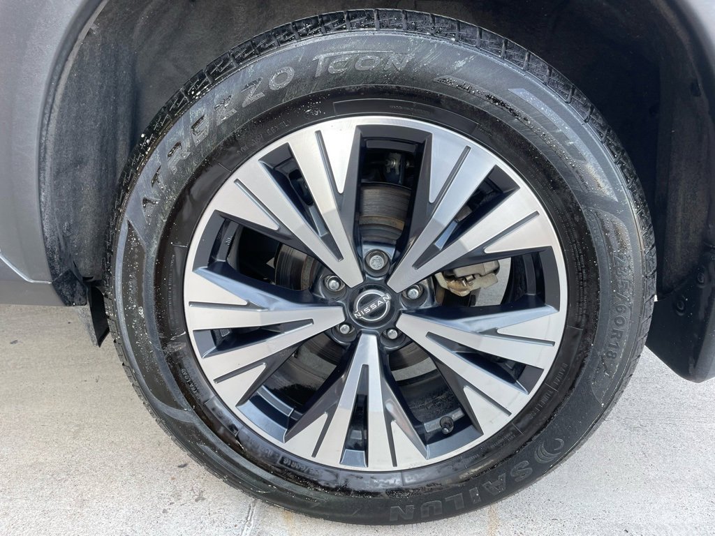 Certified 2023 Nissan Rogue SV image 17