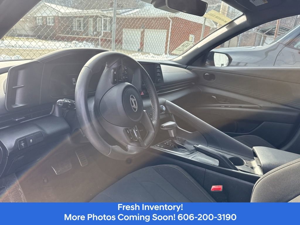 Used 2025 Hyundai Elantra Sport FWD image 10