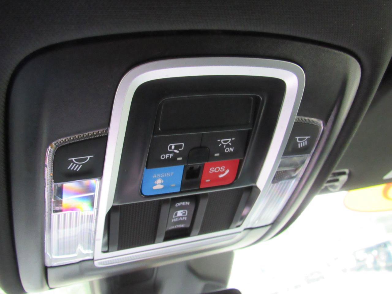 Used 2025 RAM 1500 Laramie AWD/4WD image 32